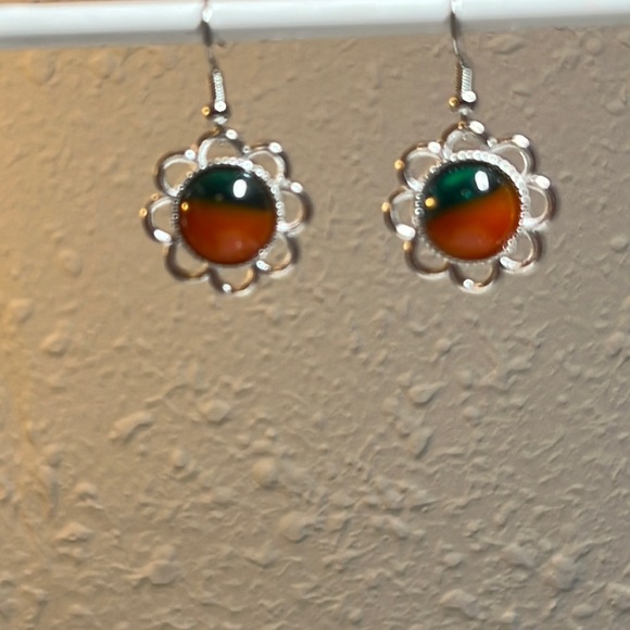 24026 Orange and Green Resin pendent and earrings. - Picture 3 of 7